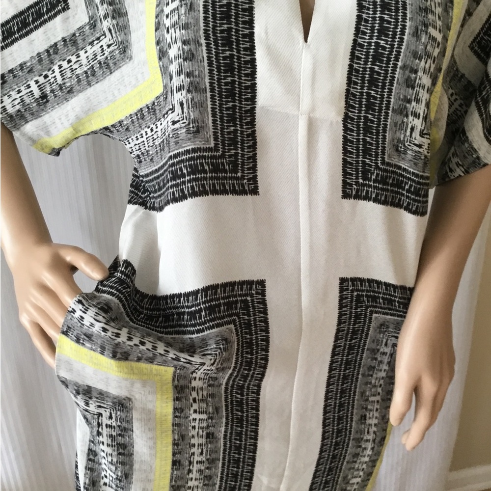 BCBGMaxAzria White Tunic with Black Geometric Print and Yellow  with packets